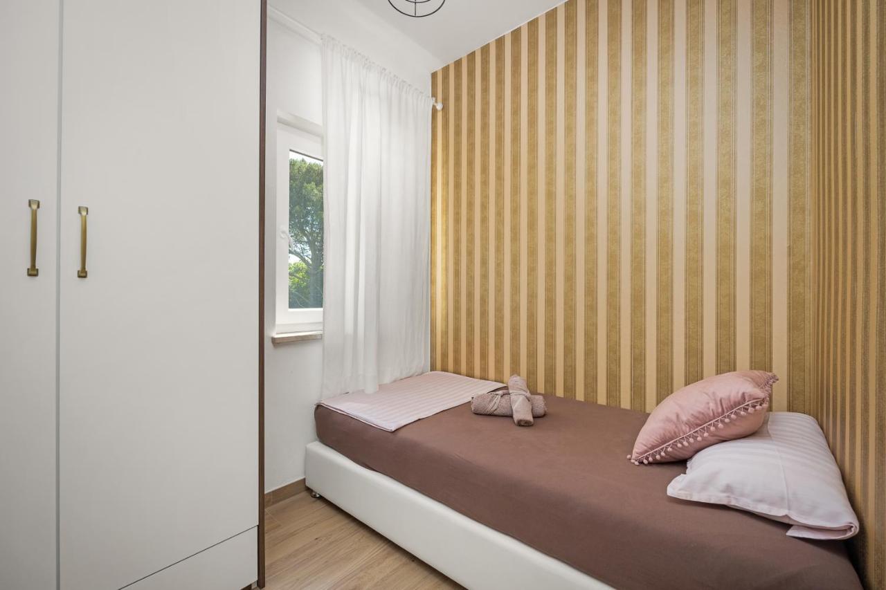 Luxury Apartments Lotus&Lovor Pula Exterior photo